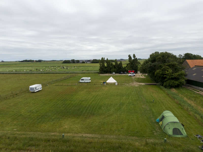 luchtfoto van camping de Texelaar